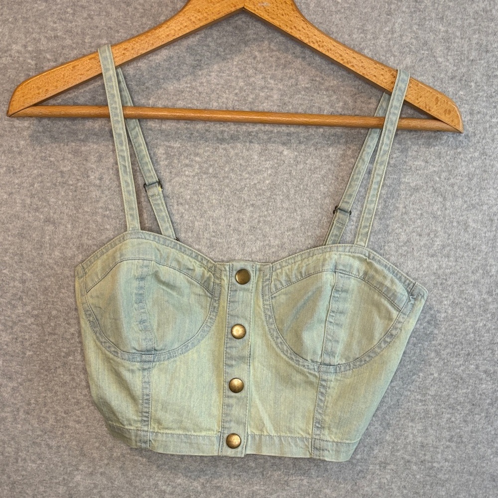 Forever 21 NWT Light Blue Denim Crop Top size Small